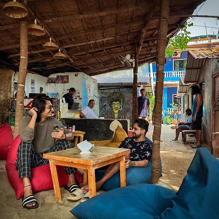 12 Monks - Beachside Hostel Arambol Exteriör bild