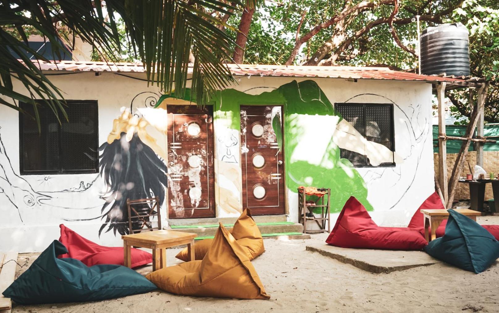 12 Monks - Beachside Hostel Arambol Exteriör bild