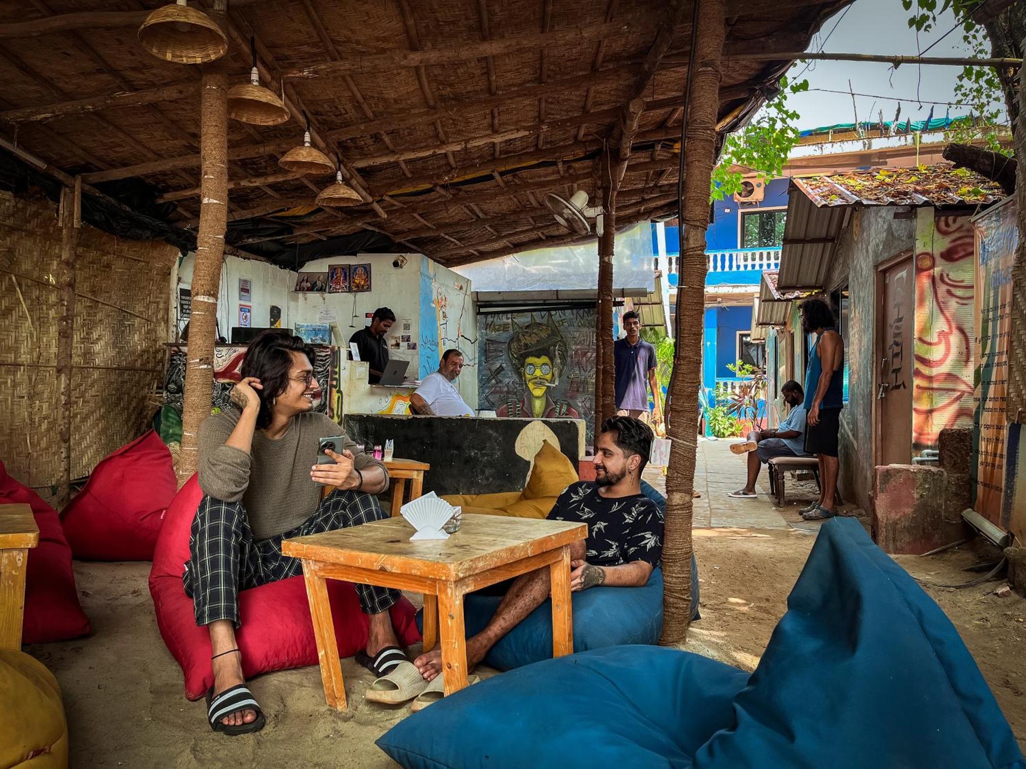 12 Monks - Beachside Hostel Arambol Exteriör bild