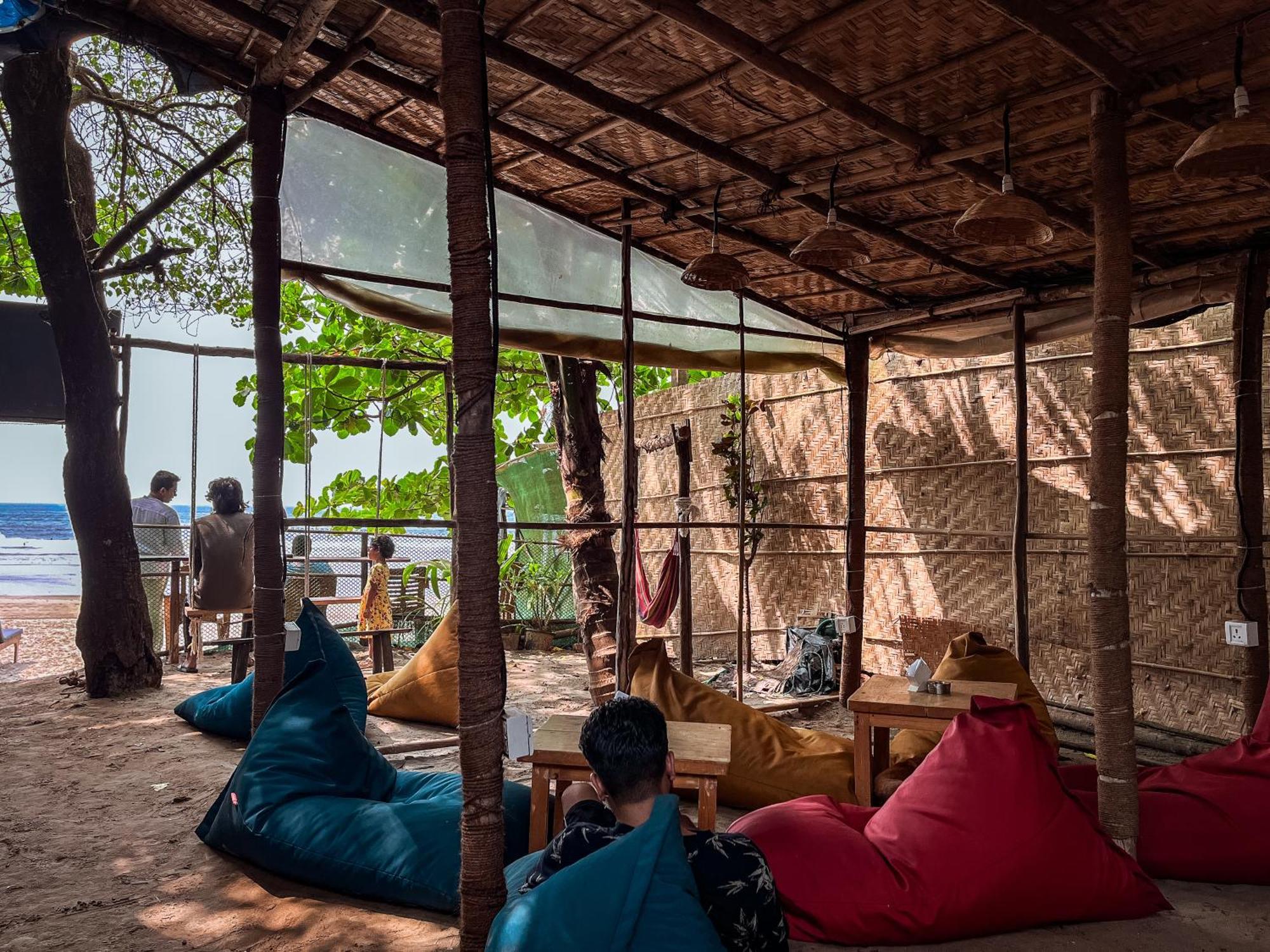 12 Monks - Beachside Hostel Arambol Exteriör bild