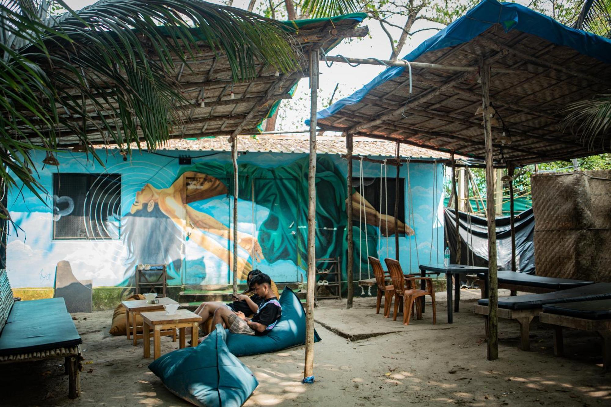 12 Monks - Beachside Hostel Arambol Exteriör bild